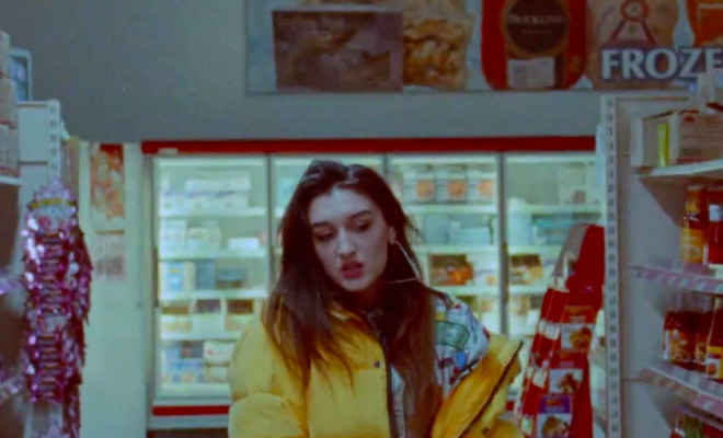 Caitlyn Scarlett « Ornaments »