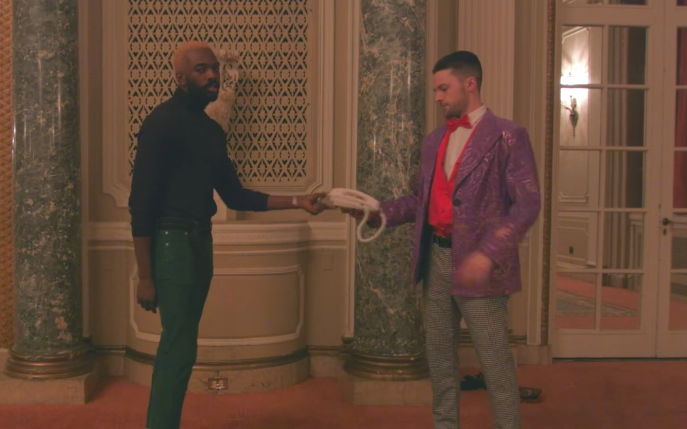 garçons body language