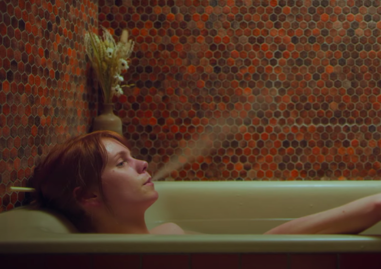 violette fleur bleue seul tout