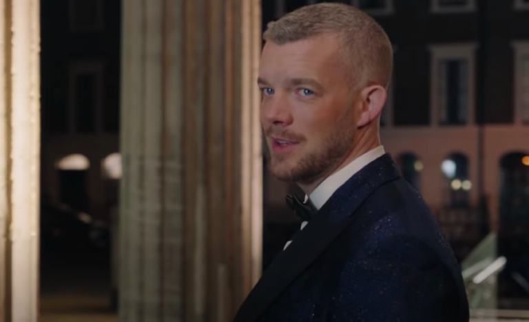 Russell Tovey combat ses démons dans un beau clip