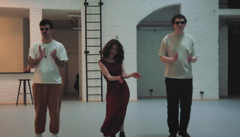 Tengo Kawana séduit avec sa cover de  « I was made for lovin’ you »