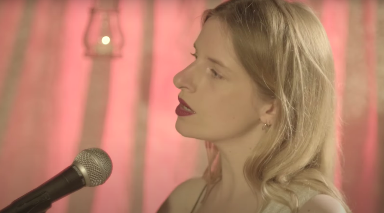 white velvet encore un peu