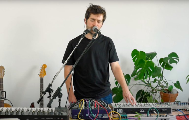 matias enaut sous les pavés