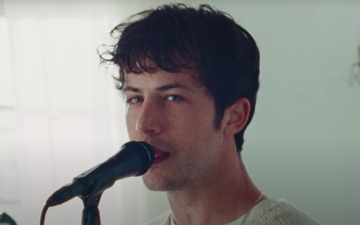 wallows calling after me