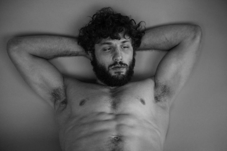 Tomber des nu(e)s : Marc Martin poursuit l’obsession Mathis Chevalier 
