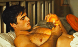 Jacob Elordi incarne Julius, un personnage queer et rebelle dans Les Indomptés