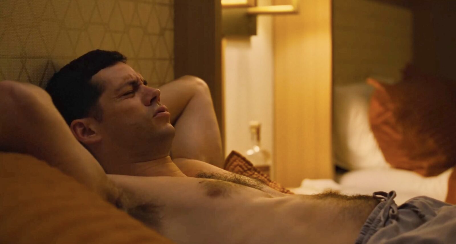 Dylan O Brien dans Twinless , très beau