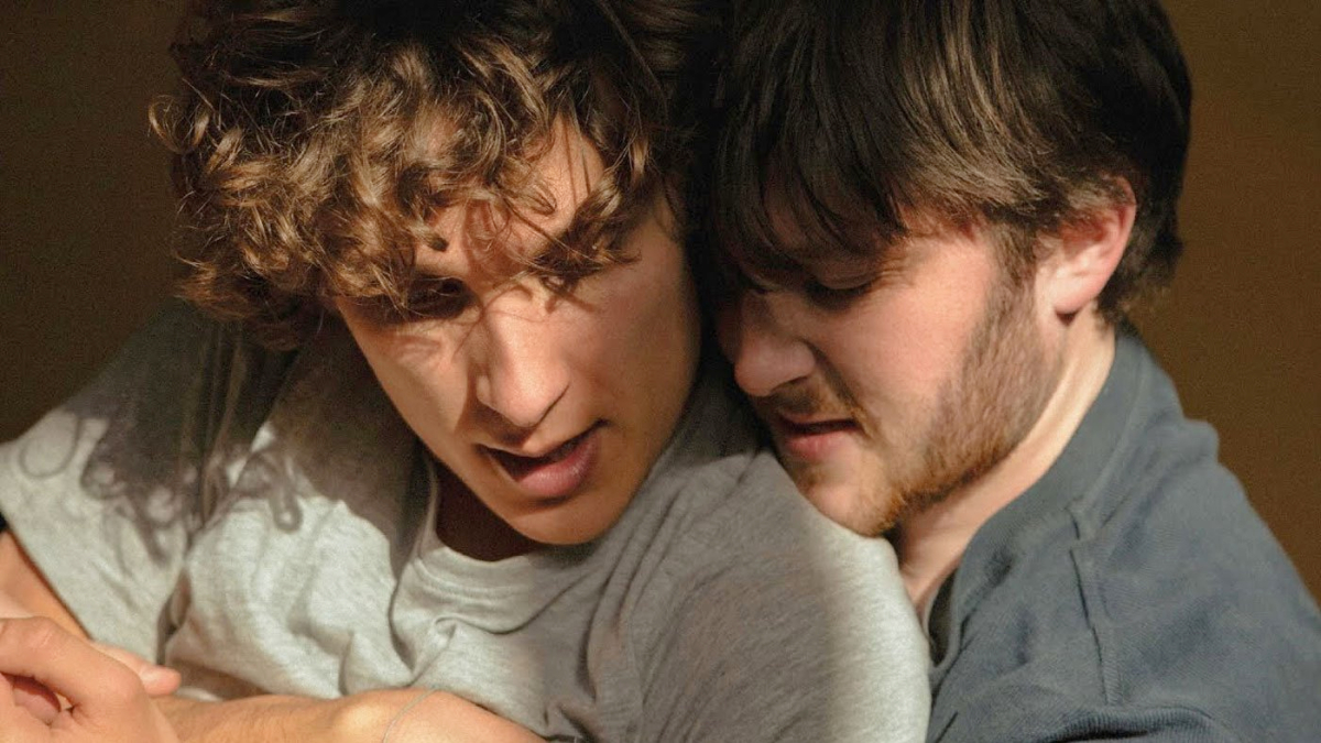 entre deux eaux sandbag dam film