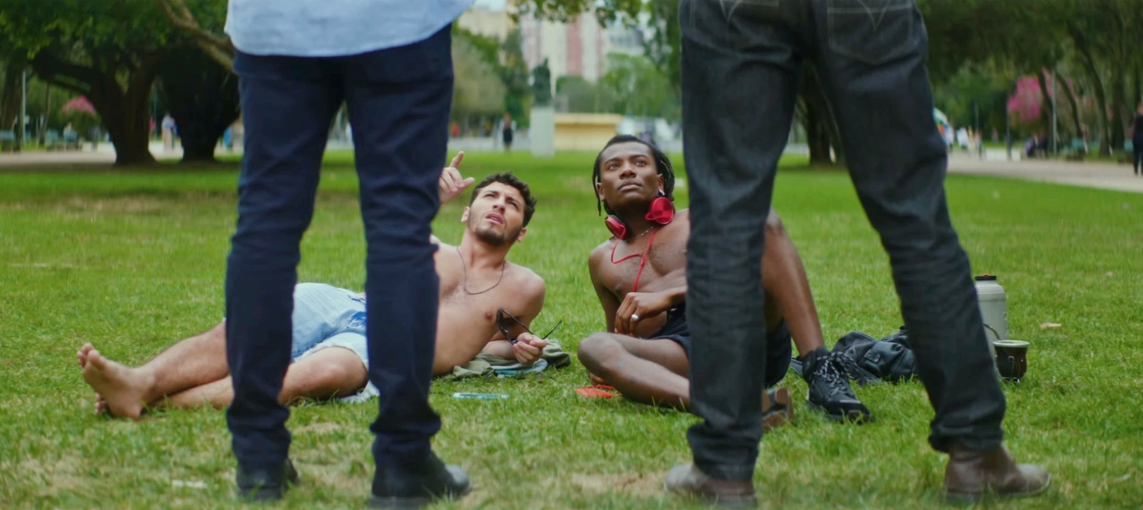 night stage de Filipe Matzembacher et Marcio Reolon