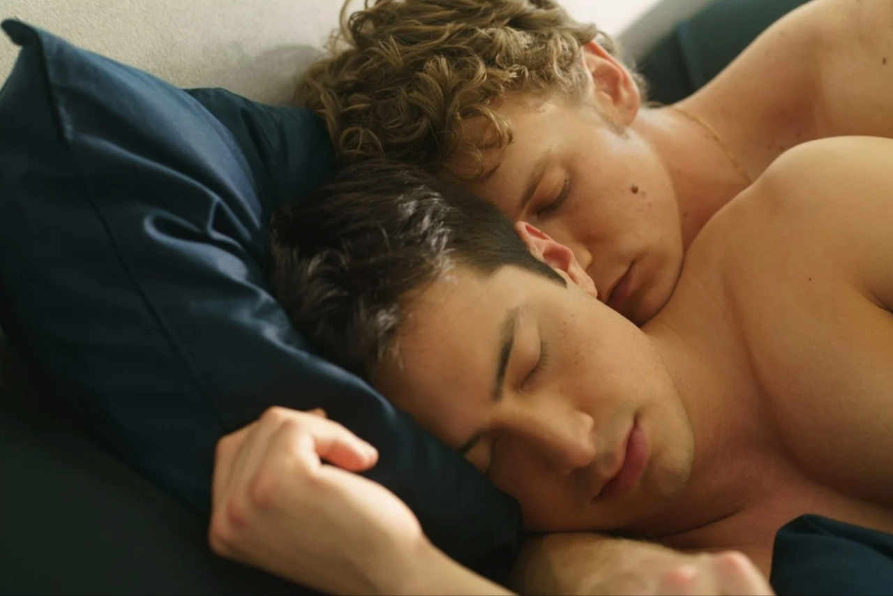 ilya et shane dans la série heated rivalry, une adorable romance gay 