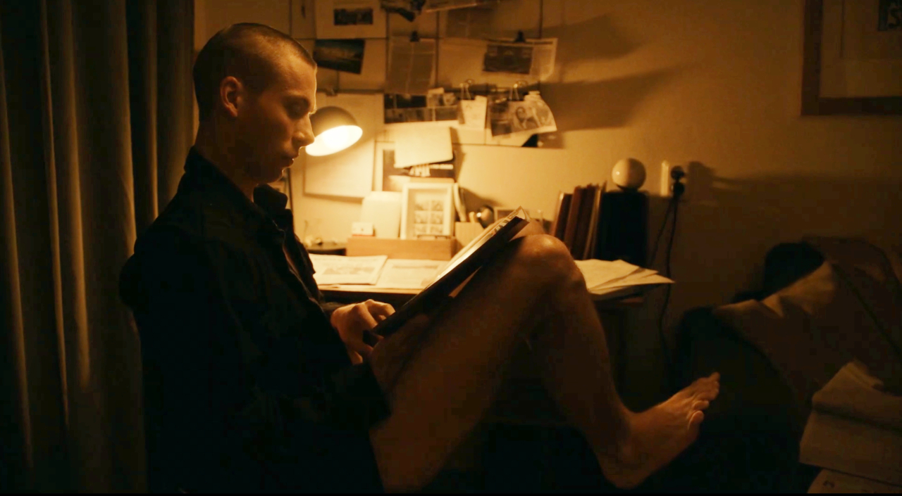 Robertas Petraitis dans le film Tenir debout