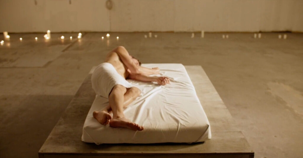 stephen huszar dans le film Entropic